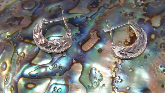 Handcrafted .925 Sterling Silver Earrings Stardust Finish &Diamond Cut