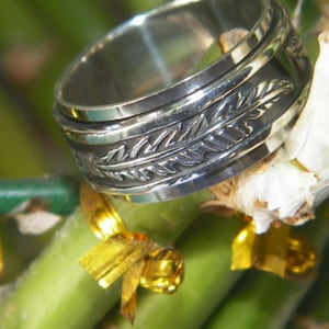 Wonderful Art Massive 925 Sterling Silver With Feather Design Spinner Ring-Custom Size