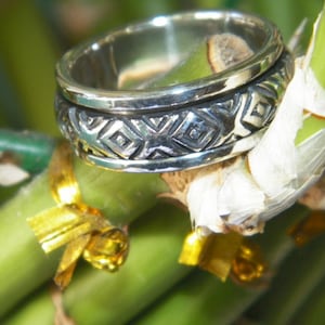 Wunderschöner Kunst Massiver 925 Sterling Silber mit Criss-Cross Design Spinner Ring