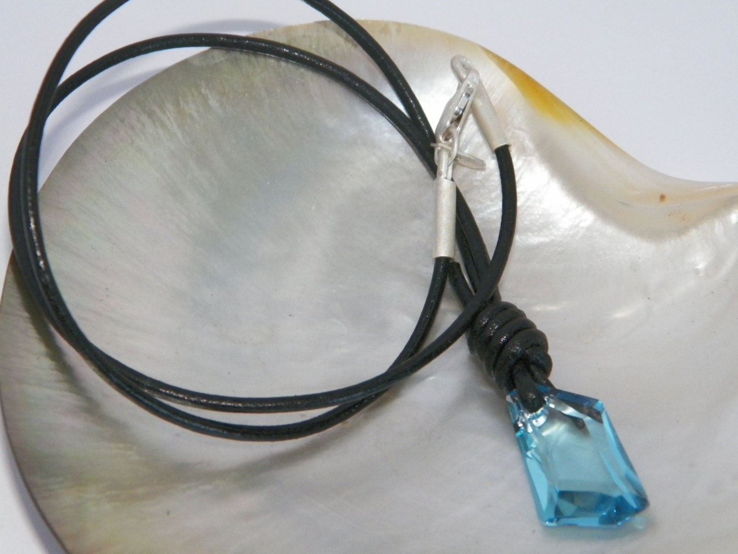 Real H2O Just Add Water Crystal Necklace Moonstone Mako -  Finland