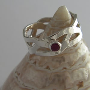 Handcrafted Braided 925 Sterling Silver Braided Celtic Ring withNatural Red Ruby