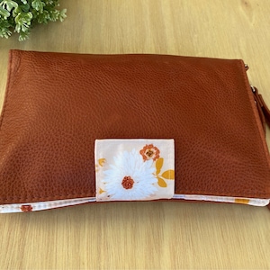Cartera de cuero para pañales, bolso de mano para pañales: el mejor regalo para un bebé recién nacido o un baby shower.