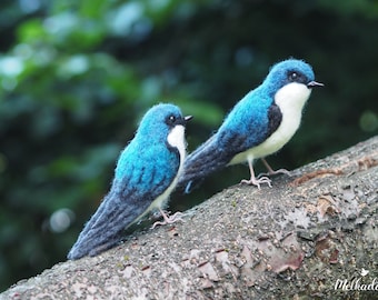 Tree swallow, Needle felted bird, Faux taxidermy bird, Swallow figurine, Bird figurine, Gift for bird lover, Bird sculpture, Realistic bird