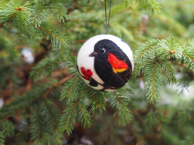 Christmas ball with bird motif, Needle felted Christmas ornament, Christmas baubles, Red winged blackbird ornament image 1