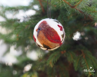 Christmas ball with female Cardinal motif, Felted Christmas bird ornament, Christmas baubles, Cardinal gift ornament,  Christmas decor