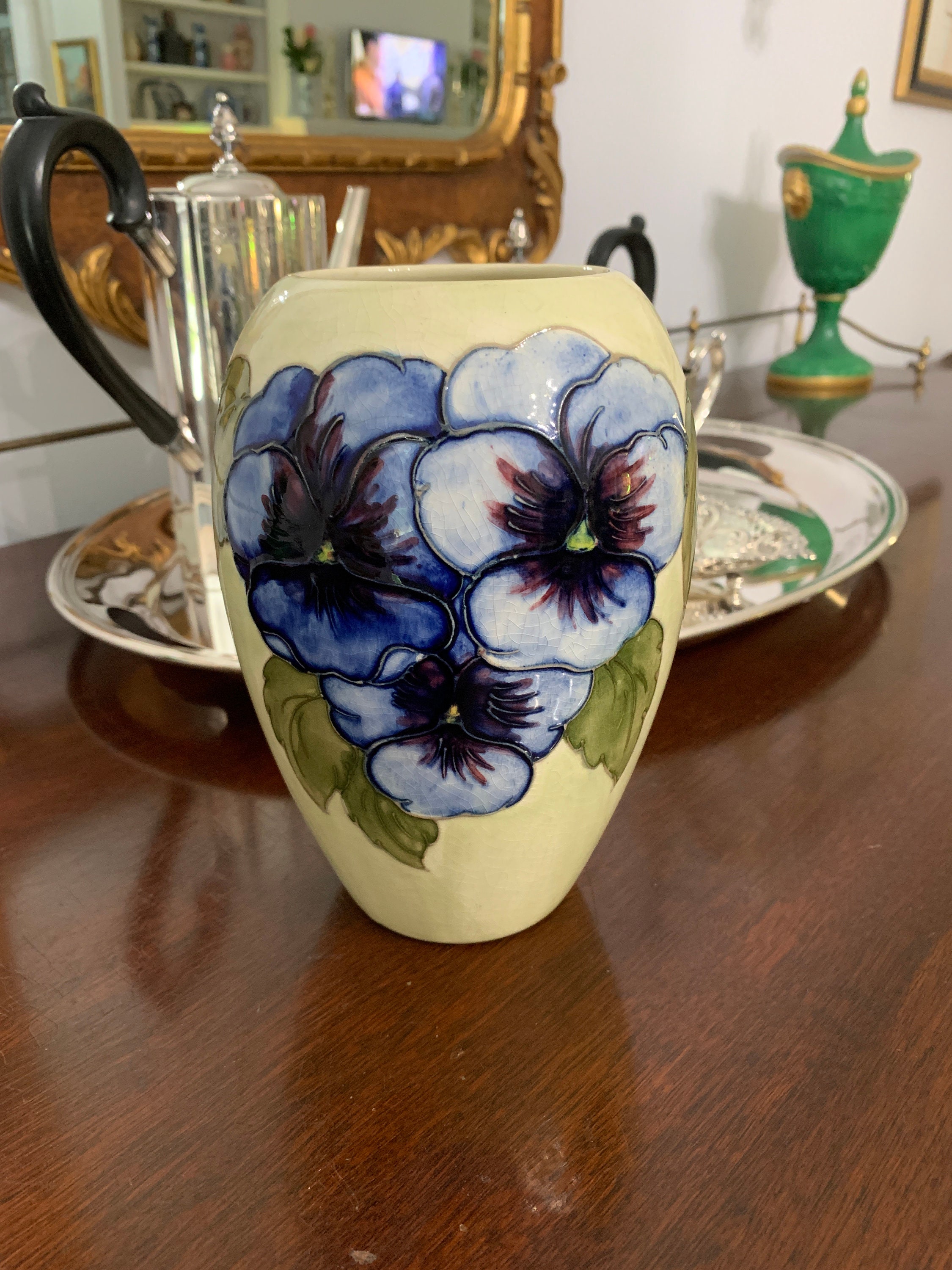 ムーアクラフト　　MOORCROFTの花瓶 Moorcroft ムーアクラフト 花瓶 イギリス 20世紀 セラミック Moorcroft