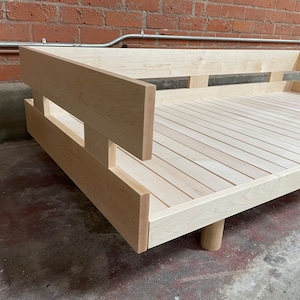 HANNA II guest bed / daybed / convertible twin-to-queen solid wood MAPLE