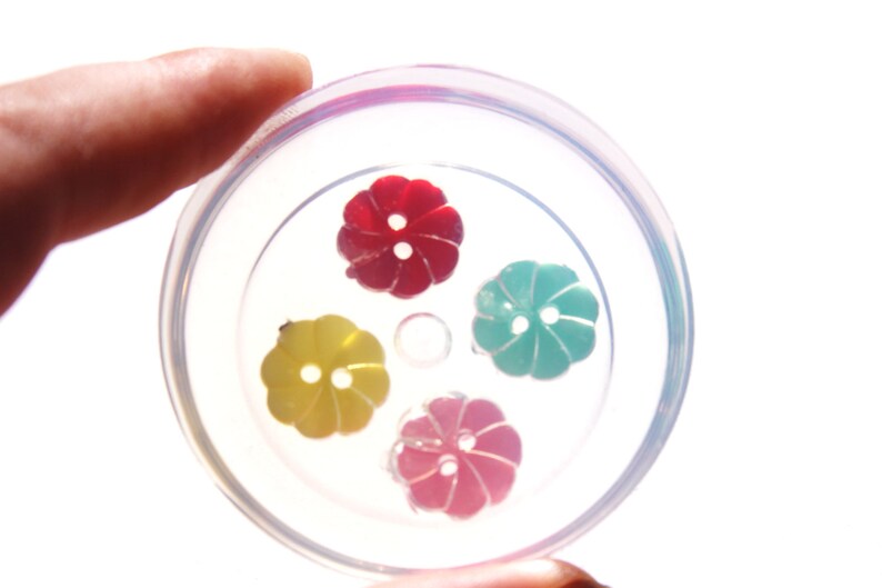 B0 Handmade Resin Mold for Flower Button Beads made from Clear Silicone 4 piece