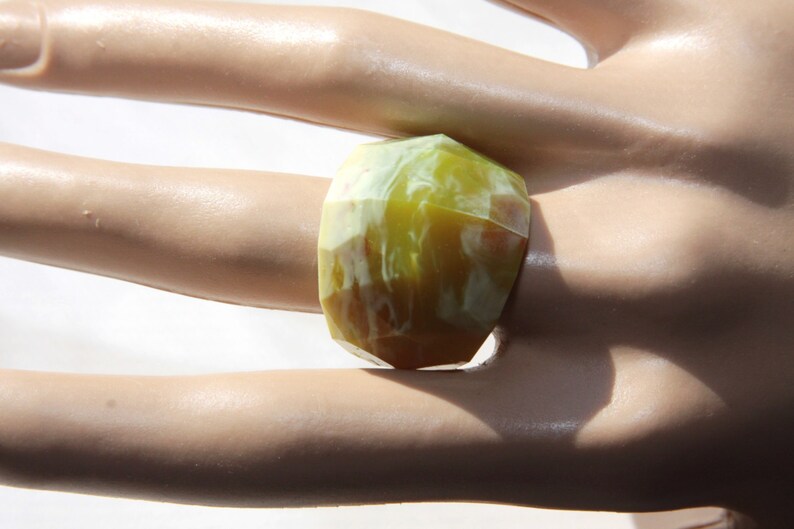 Size 8.75.Good gift,party. Cocktail,party Handmade Bold Faceted resin Ring
