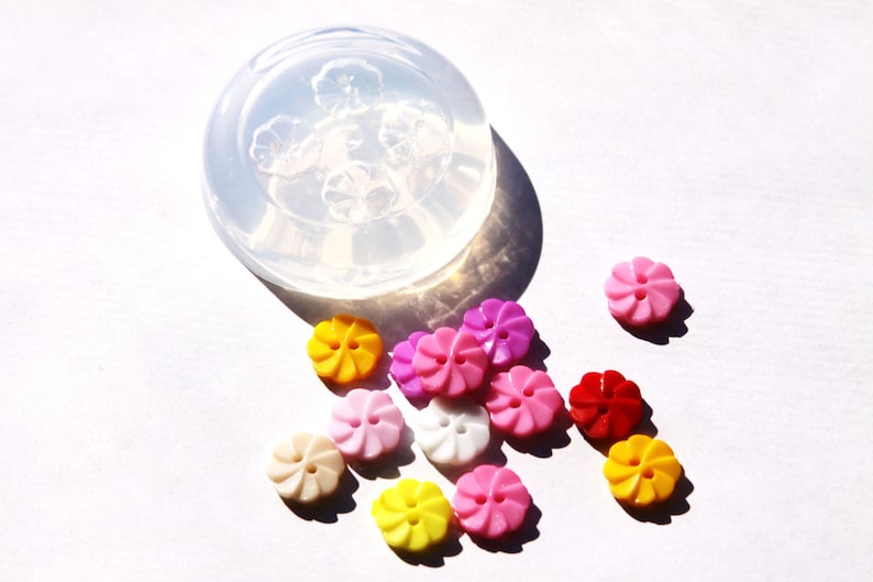 B0 Handmade Resin Mold for Flower Button Beads made from Clear Silicone 4 piece