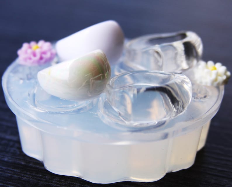 A21 SALE 30/% Medium silicone mold for resin rings 1 flower clear ring 2 ps size 9 white 2 size 7