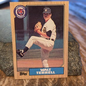 1987 Topps Walt Terrell #72 Detroit Tigers Baseball Card – Vintage Pitcher Collectible