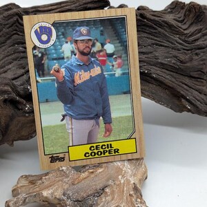 Cecil Cooper #10 1986 Topps Baseball Card - Vintage Baseball Card Collectible - Milwaukee Brewers Player Memorabilia - Zeldzame jaren 1980 sport
