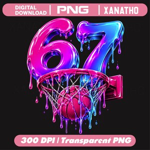Peut inclure: Un graphique numérique représentant le nombre 67 dans un style brillant et fondant avec un dégradé rose et bleu, placé au-dessus d'un panier de basket avec un ballon. Le texte DIGITAL DOWNLOAD, PNG, XANATHO et 300 DPI | Transparent PNG est visible.