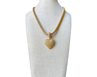 Vintage 18 kt vergulde gaas hanger met bladerdeeg hart