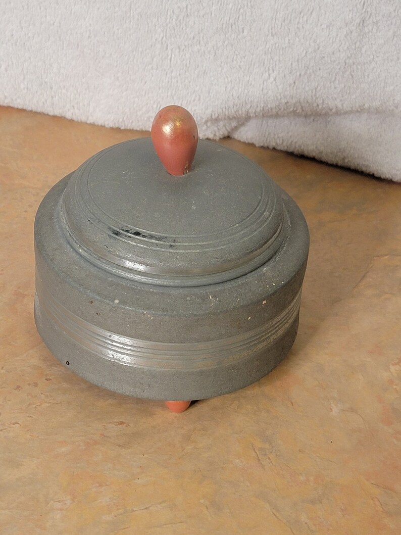 Vintage 1940s-50s era Footed Aluminum Windup Musical Powder Box image 4