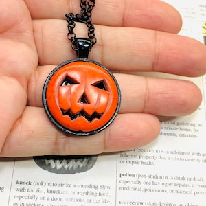 Pumpkin necklace - Orange and Black