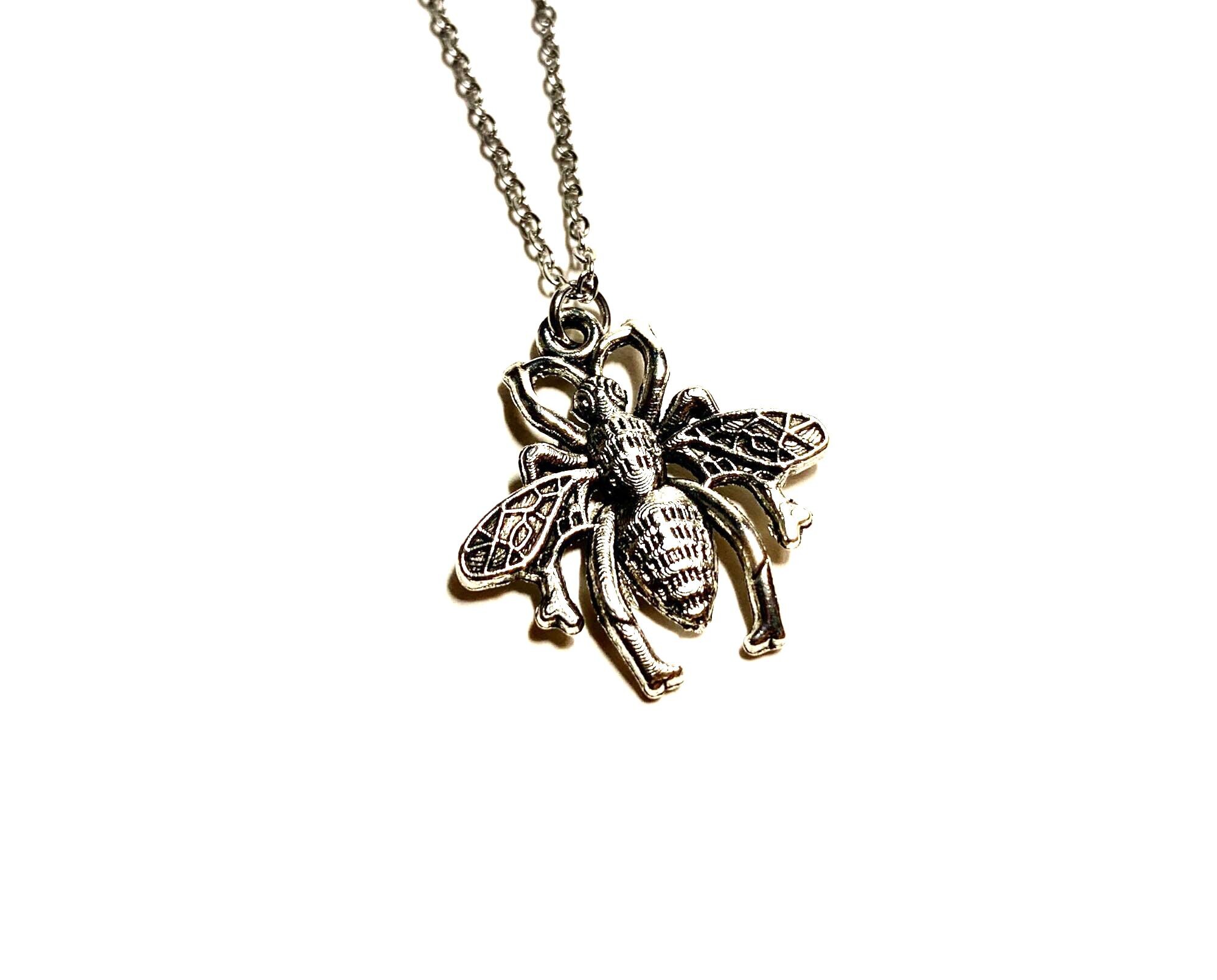 Bee Pendant In Sterling Silver With Brass Bee - Bee My Honey – Lavender Cottage Jewelry - Foto 4
