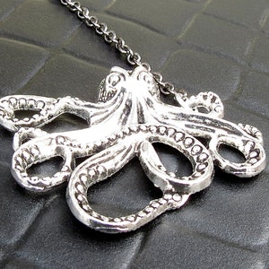 Silver octopus necklace-octopus-charm-Kraken necklace-Cthulhu-Tentacles-Pirate-custom-steampunk-nautical