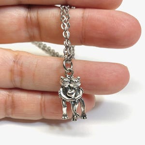 Frog couple necklace - silver