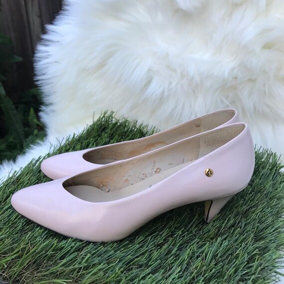 light pink kitten heel shoes
