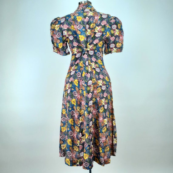 Vintage 30s Zip Front Floral Print House Coat / D… - image 2