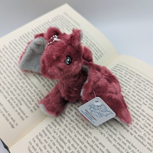 Tiny Red Dragon Plush Keychain, Mini Soft Animal Toy, Cuddly Toy Baby Dragon, Fantasy Mythical Creatures