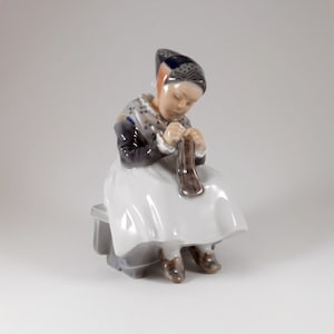 Royal Copenhagen, Amager Girl Sewing, Figurine 1314, Porcelain Figurine, Made in Denmark, Collectible Figurine, Vintage 1960s, Blue Gray