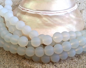 1 rang de perles de verre de 8 mm, rondes, percées au centre, pierre de lune, opale de mer, finition mate - 24 pièces Par St.