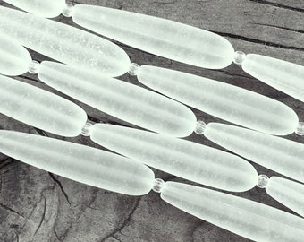 Cuentas de vidrio de mar - 38x8mm Pale Sea Foam (botella de Coca-Cola) Centro perforado Suave y larga lágrima Cultivada Perlas colgantes de vidrio de mar - 1 ª de 5 cuentas