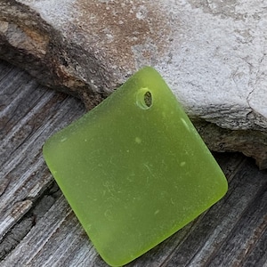 Sea Glass Beads -  Frosted Lime Green Curved Square Diamond Cultured Sea Glass Pendant Beads - 22mm  - 2pcs