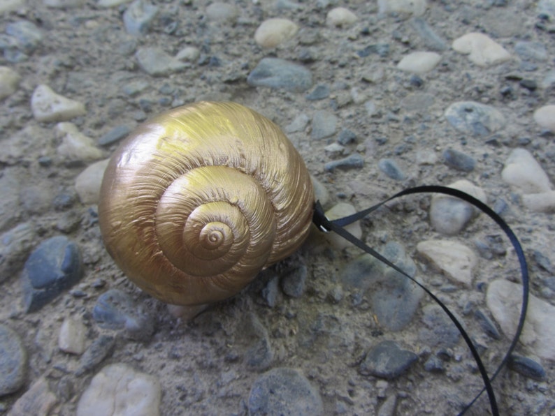 Ursula/'s Gold Shell Pendant