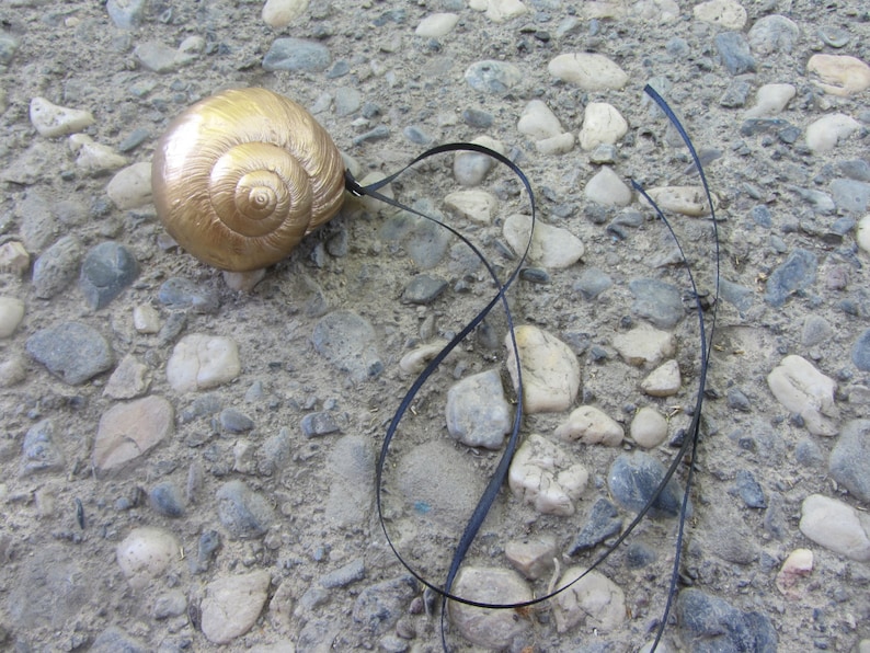 Ursula/'s Gold Shell Pendant