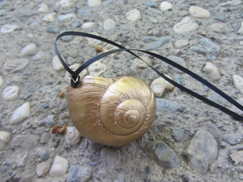 Ursula/'s Gold Shell Pendant