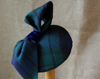 Tartan fascinator. Pillbox Bow & optional Veil. Scottish Wool Vintage Velvet green navy blue. Plaid checked Headpiece xmas gift accessoires