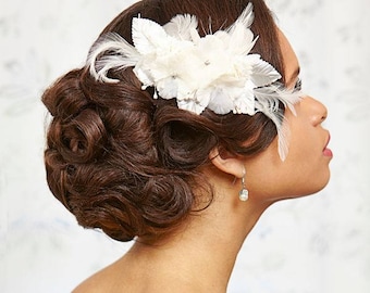 Bridal headpiece haircomb wedding vintage bride Fascinator feathers rhinestones Hydrangea cream ivory offwhite customisable bridesmaid pearl