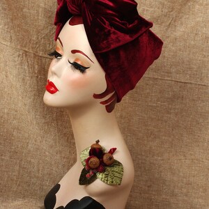 BURGUNDY Velvet Turban Headband & Brooch // Vintage 40s 30s // Retro Art Nouveau // deep red green velvet bow wine red acorns // Jazzafine image 7