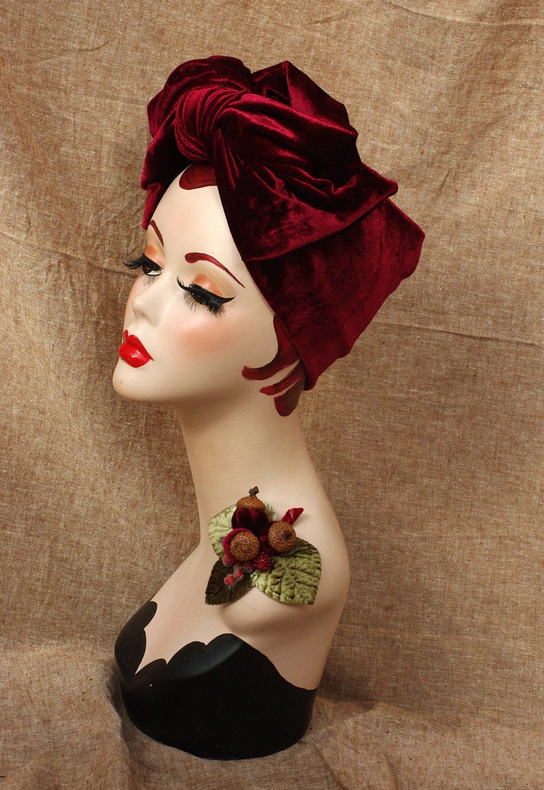 BURGUNDY Velvet Turban Headband & Brooch // Vintage 40s 30s // Retro Art Nouveau // deep red green velvet bow wine red acorns // Jazzafine image 7