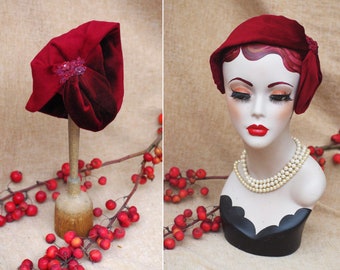 Diadema de terciopelo burdeos con medio sombrero / Tocado rojo vino / Accesorios Diva / Tocado vintage de los años 20 y 30 / Tocado de compromiso Art Nouveau para San Valentín