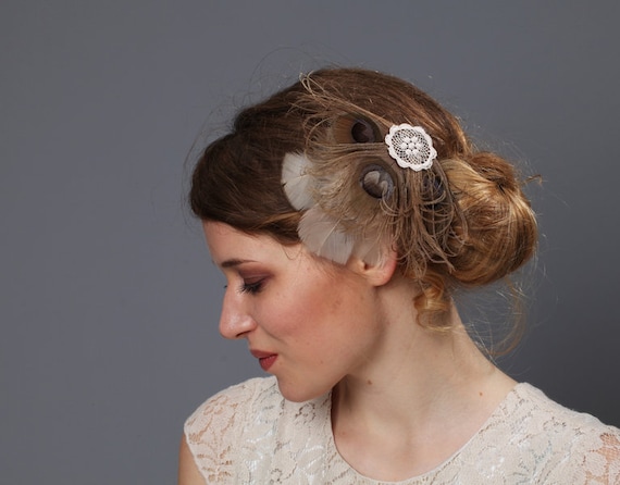 Vintage feather & lace wedding hair clip Bridal Hair Accessory Fascinator Feathers Lace Ivory Pearl  main image 3