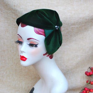 Hoofdband Half Hat Fluweel GROEN // donkergroen bosgroen // Hoofddeksel Fascinator Vintage Stijl 20s 30s 40s Art Nouveau Art Deco Parelmoer Muts