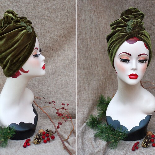 cherry red VELVET Turban for XMas  Beaded Headband  Vintage Style of the fifties forties 40s 50s Retro Bow  gold gift idea DIVA Look