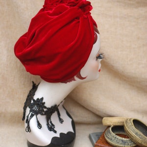 RED Velvet Full cap Turban // Accessoires for Vintage Look 20s 30s Style // Retro Art Deco xmas Outfit // gift idea for her Christmas image 4