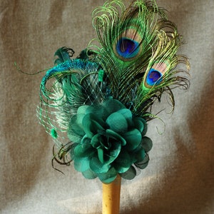 Fascinator accesorios para el cabello azul oscuro azul plumas novia desnuda beige novia madre tocado boda novia joyería nupcial dama de honor verde oscuro Verde