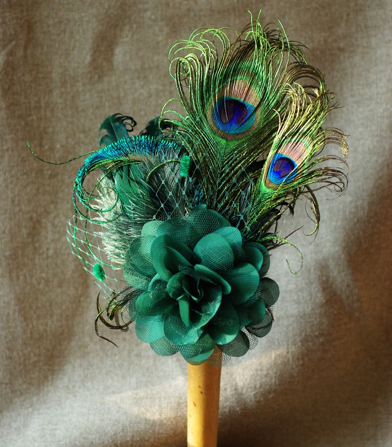 Fascinator accesorios para el cabello azul oscuro azul plumas novia desnuda beige novia madre tocado boda novia joyería nupcial dama de honor verde oscuro Verde