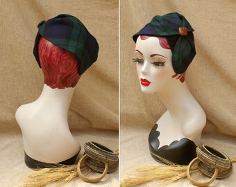 Tartan Half Hat navy blue & dark green . Pure Wool Headpiece Scotland Accessoires . Plaid Headband Vintage 30s 40 style statement Fascinator