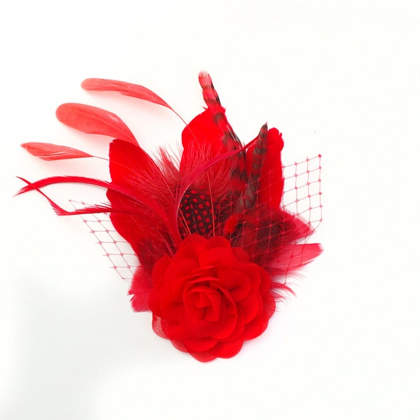 Fascinator headpiece rot schwarz Rote Rose Haarschmuck Kopfschmuck Hochzeit Braut Federn Blume knallrot Vintagebraut Mohnrot Dirndl Perlhuhn