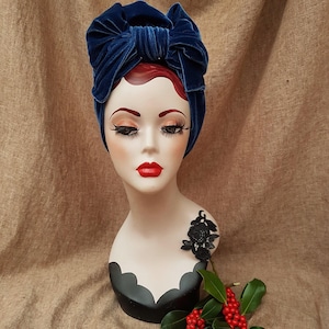 Ocean blue VELVET Turban Headband // Vintage inspired indigo blue // 30s 40s Retro // Bow Turban // blue velvet accesories elegant