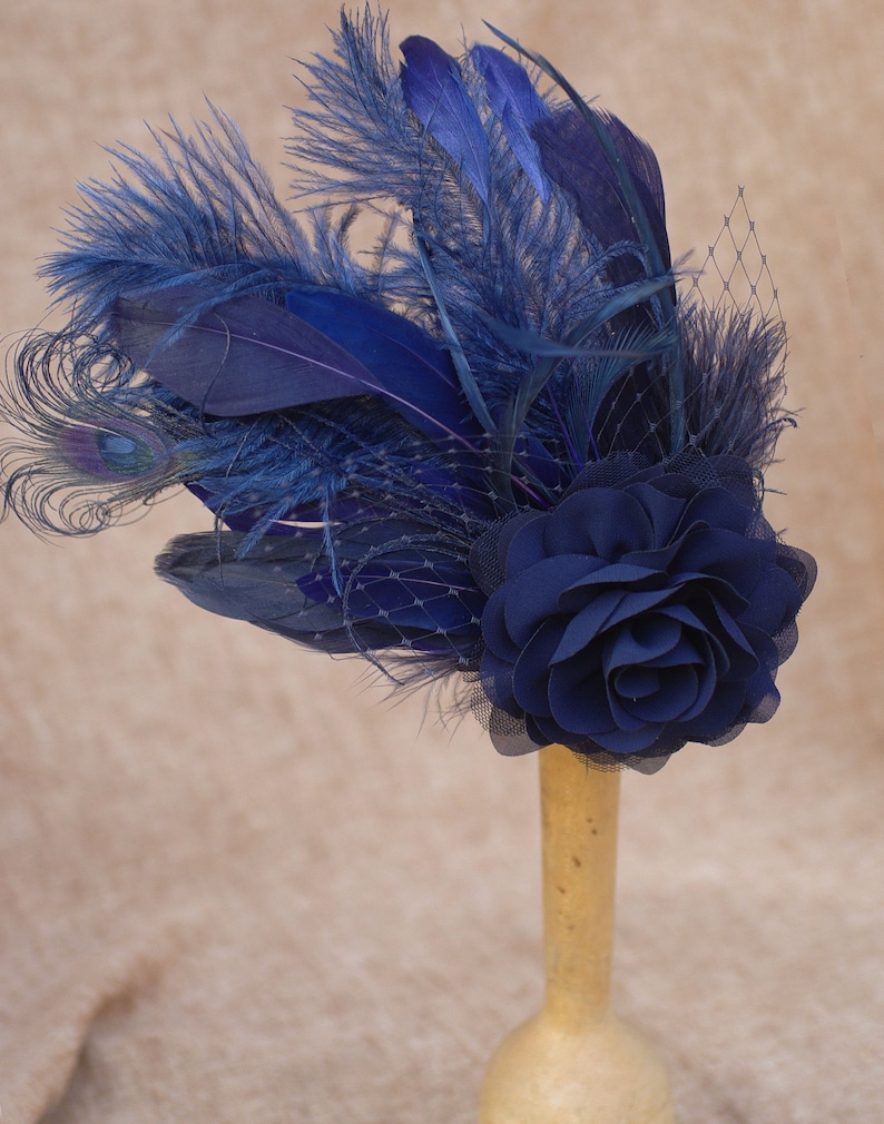 Fascinator accesorios para el cabello azul oscuro azul plumas novia desnuda beige novia madre tocado boda novia joyería nupcial dama de honor verde oscuro Azul