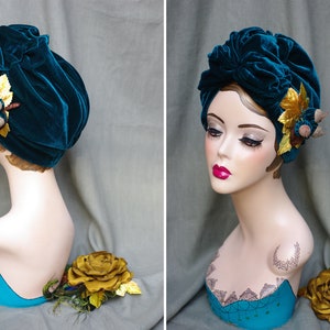 PEACOCK GREEN / teal / gold : Velvet Full cap Turban & Brooch // Vintage 40s 30s // Retro Art Nouveau // acorns Turban Hat // Jazzafine